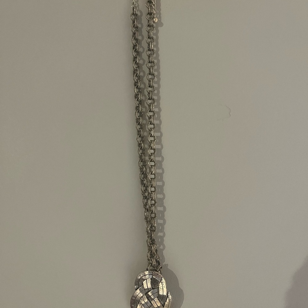 Elegant Silver Pendant Necklace